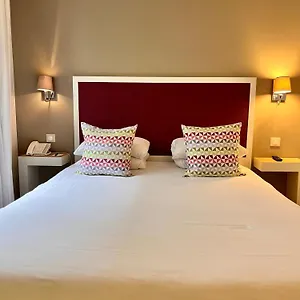 Kyriad 18 - Porte De Clignancourt - Montmartre Hotel París